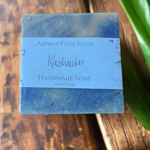Kashmir Bar Soap with floral and woody scent, handmade and exfoliating.